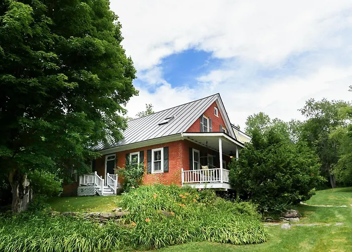1820 House - Vt Charm + Modern Comforts + Hot Tub