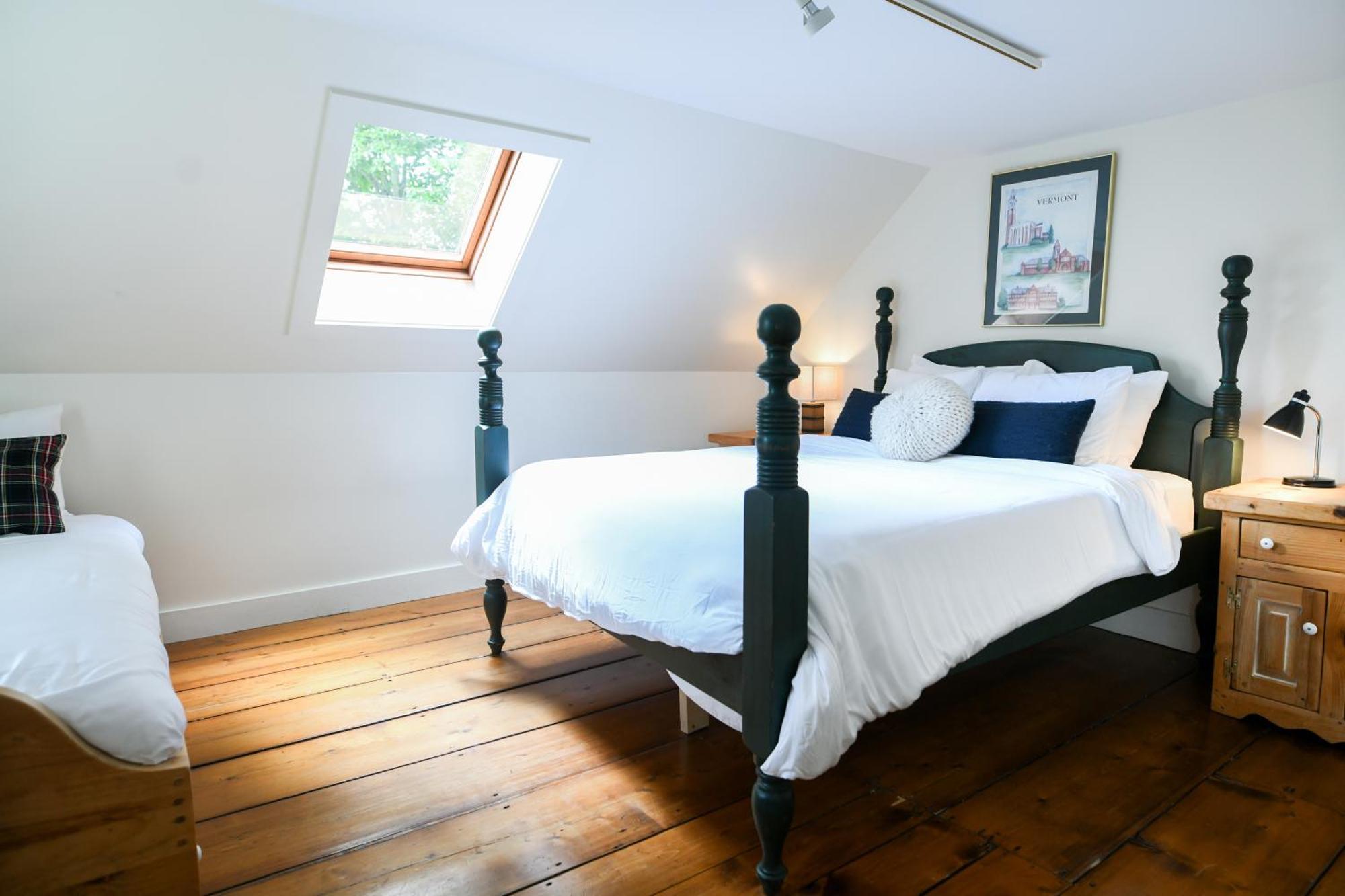 1820 House - Vt Charm + Modern Comforts + Hot Tub Villa *