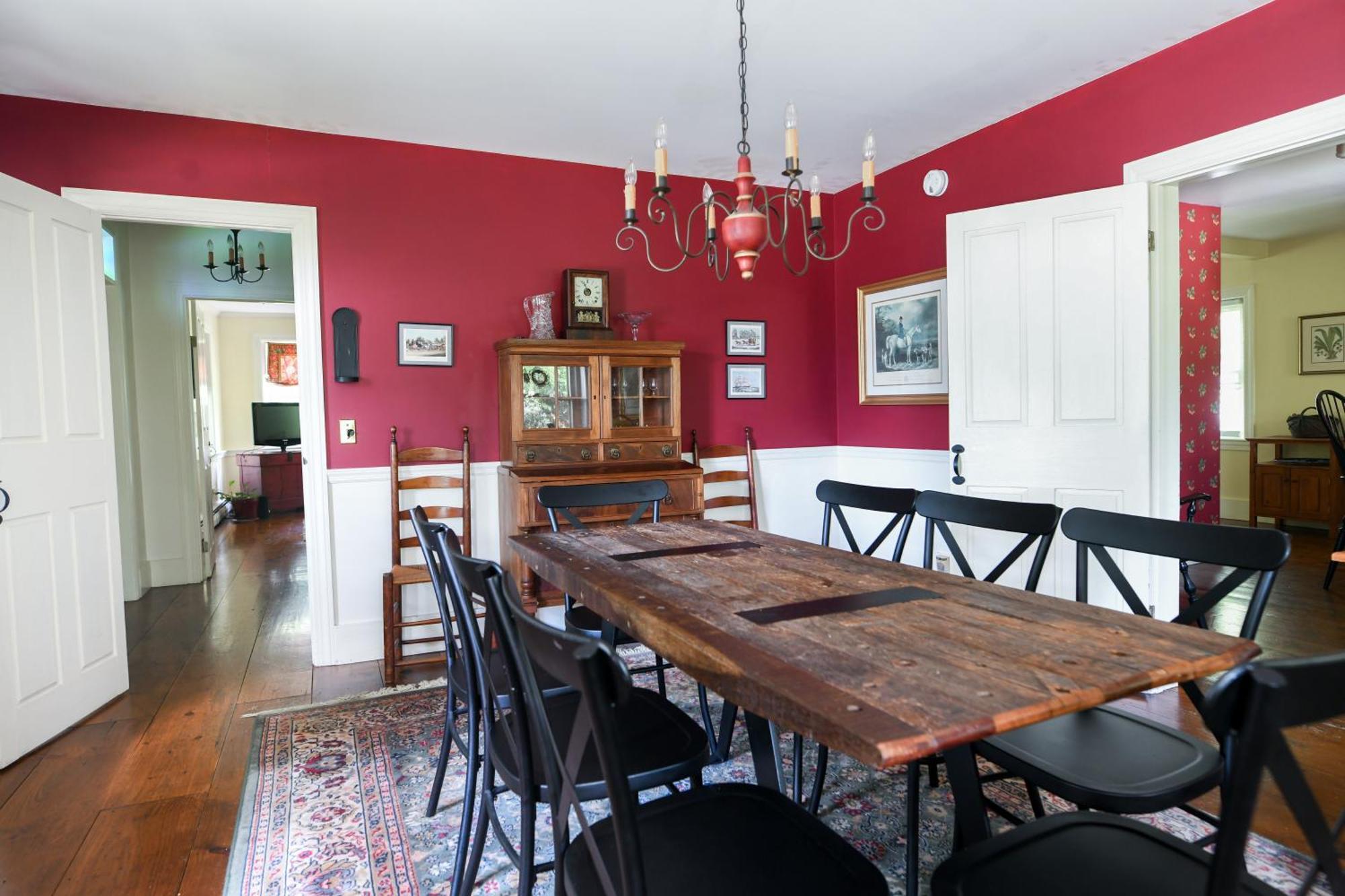 1820 House - Vt Charm + Modern Comforts + Hot Tub Stowe