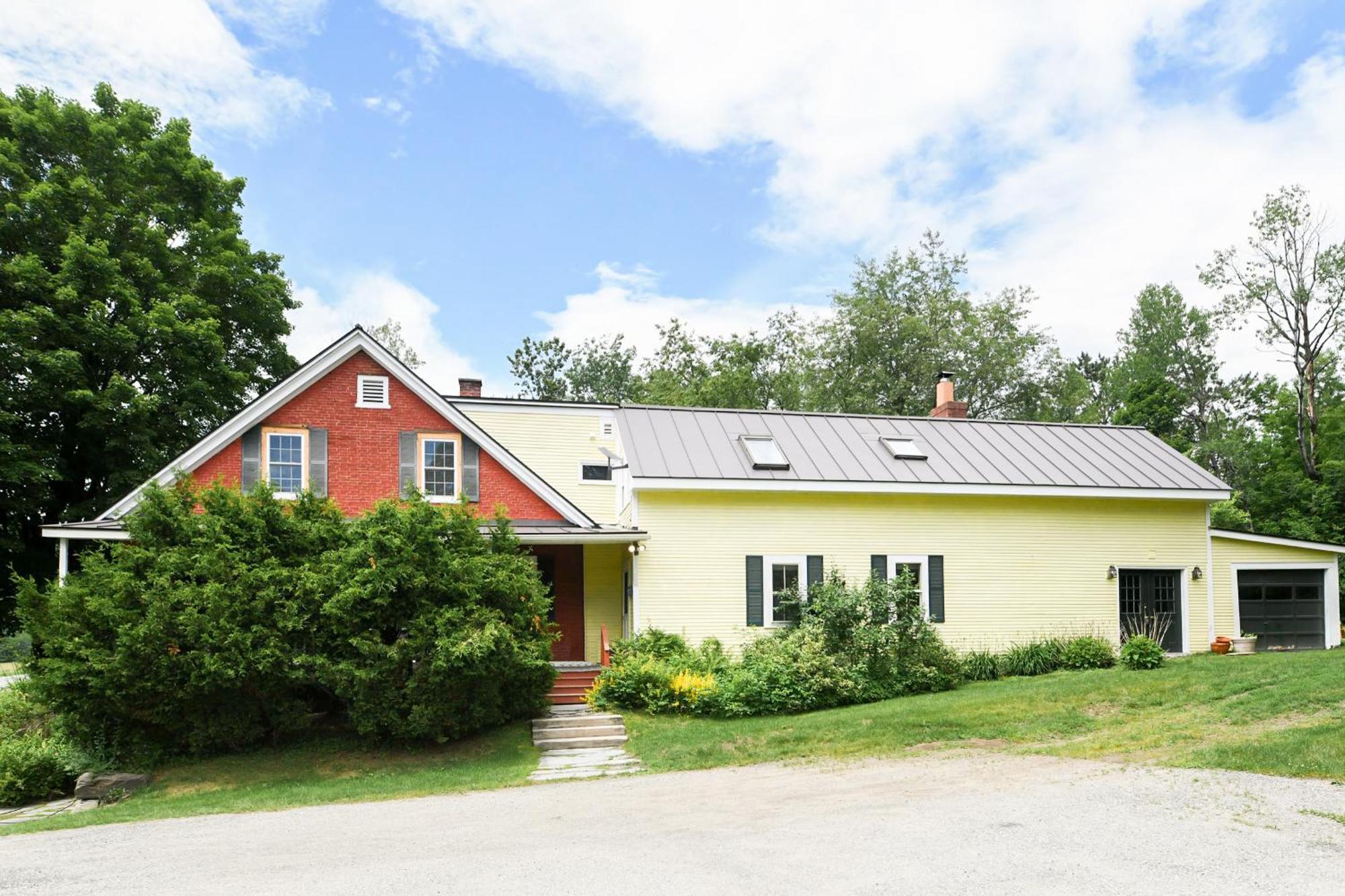 1820 House - Vt Charm + Modern Comforts + Hot Tub